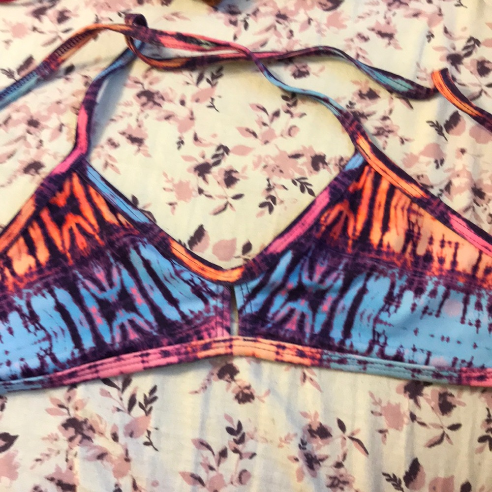 Jolyn Tahiti top
